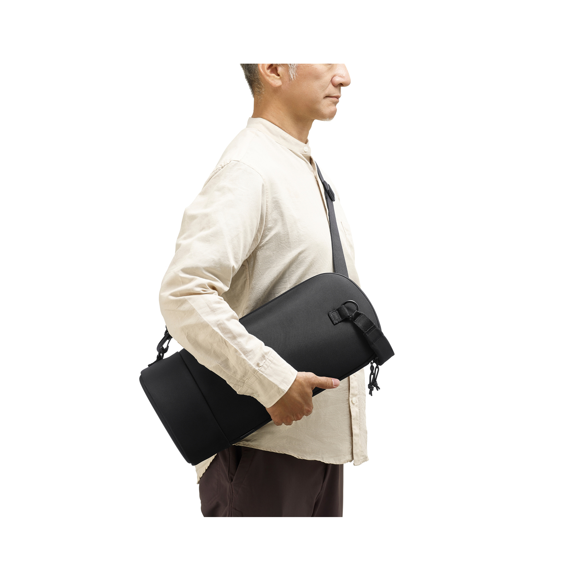 肩背軟質攜行包示意圖