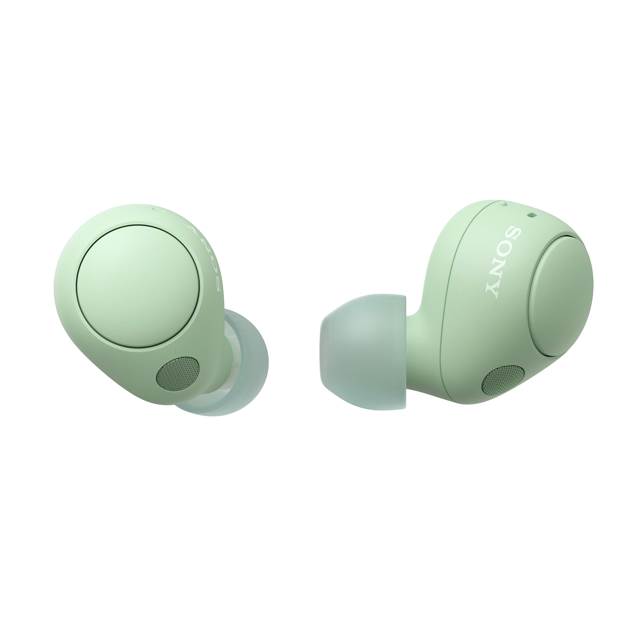 綠色 WF-C700N 耳機的近拍照。一個耳塞式耳機從後面拍攝，另一個從側面拍攝