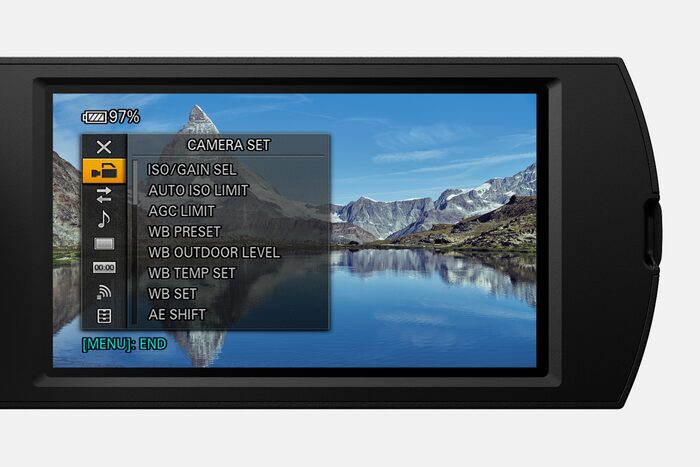 FDR-AX700超精細LCD觸控面板，面板裡呈現山水影像以及選單系統