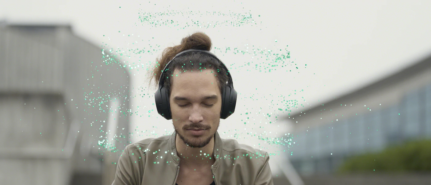 強烈臨場感。極度逼真。體驗 360 Reality Audio